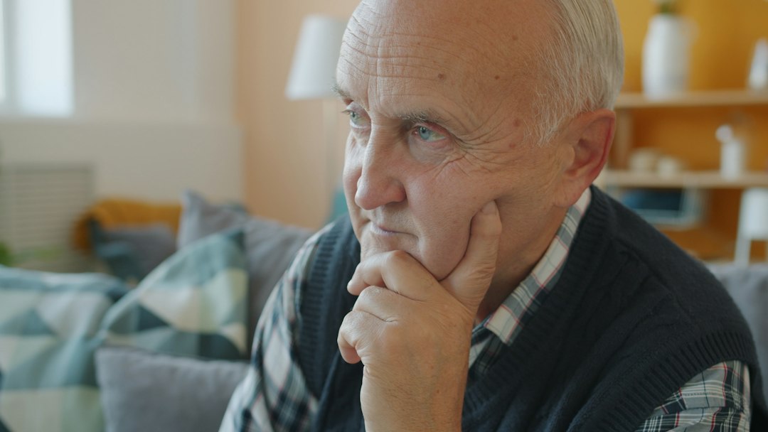 How Age-Related Memory Loss Differs From Early Cognitive Decline: What You Need to Know